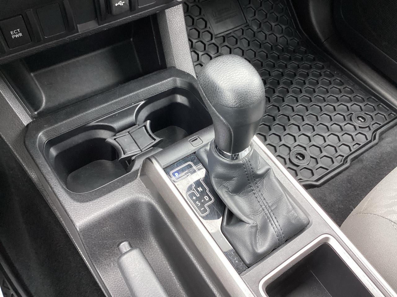 2022 Toyota Tacoma 4X4 DOUBLE CAB SR5 Photo