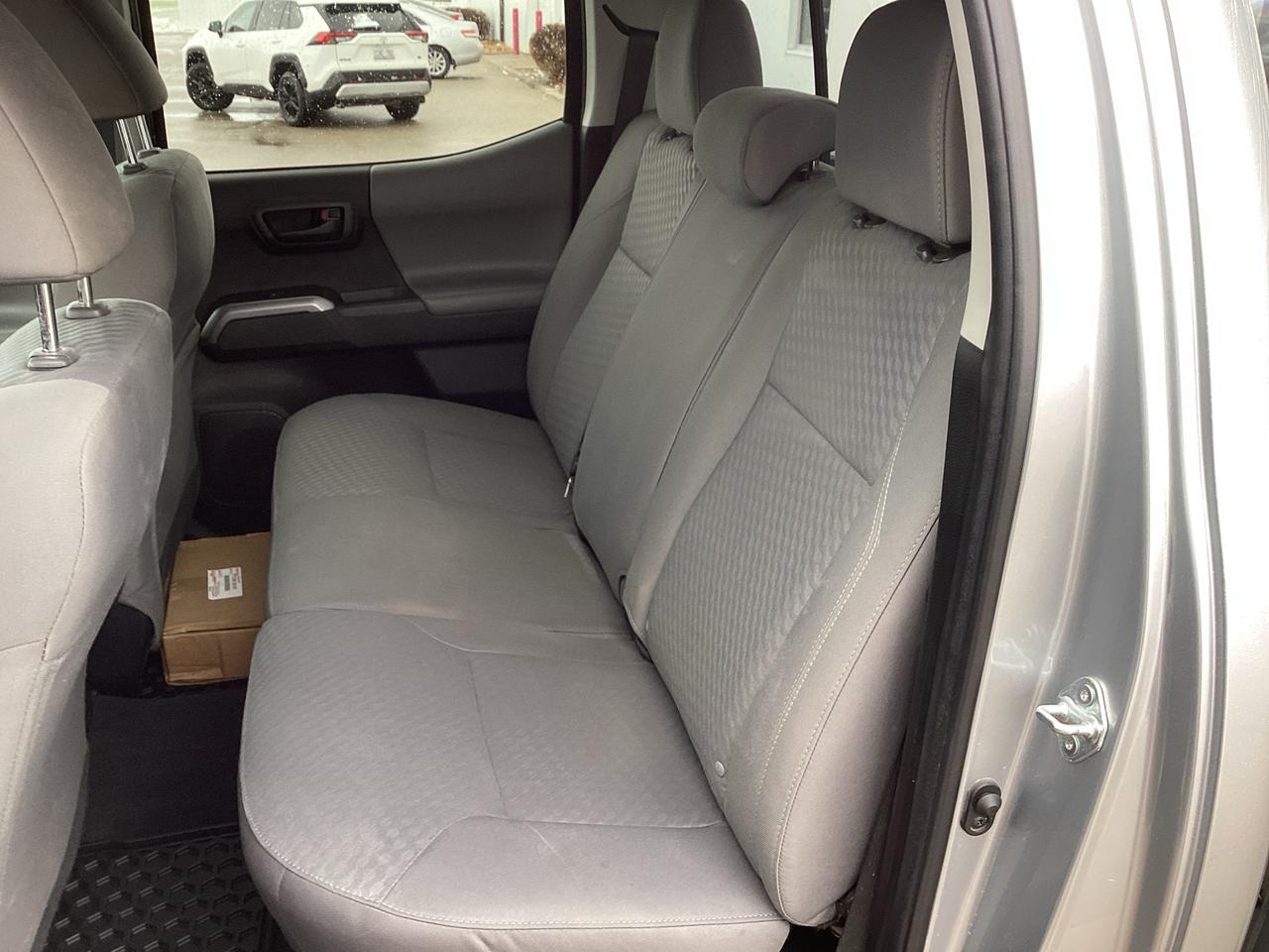 2022 Toyota Tacoma 4X4 DOUBLE CAB SR5 Photo3