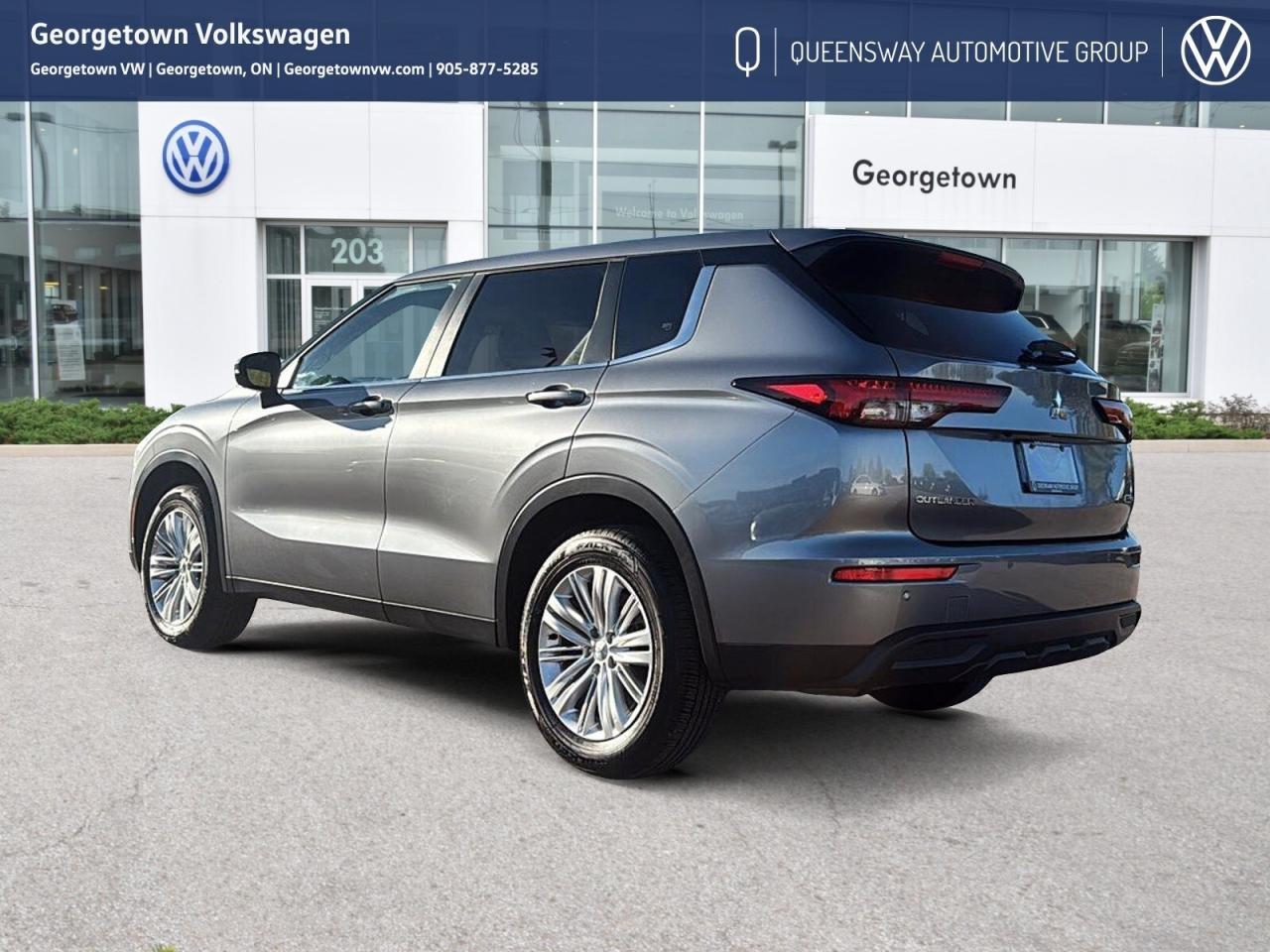 2024 Mitsubishi Outlander ES S-AWC   Carplay   7-Passenger   Remote Start Photo