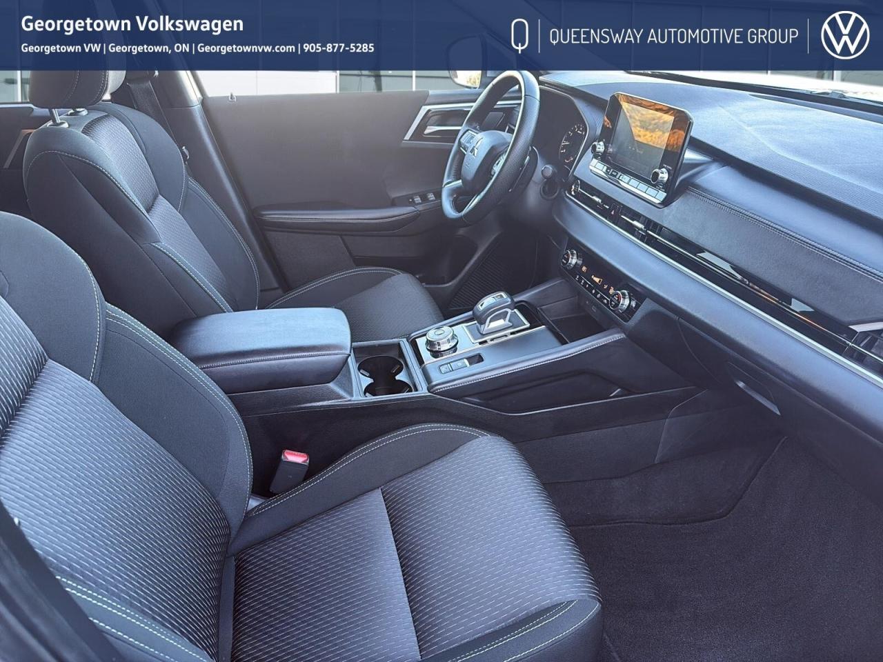 2024 Mitsubishi Outlander ES S-AWC   Carplay   7-Passenger   Remote Start Photo