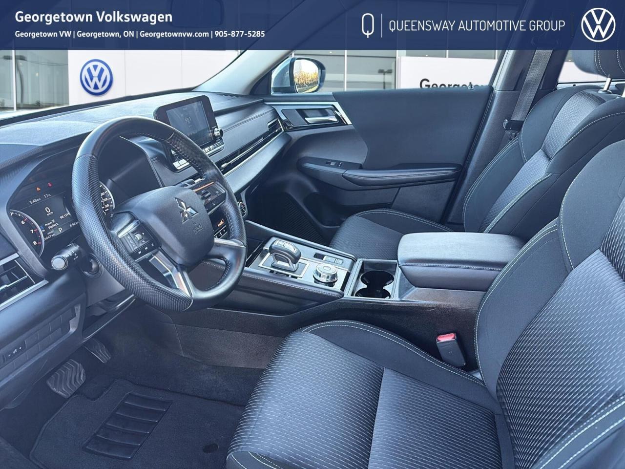 2024 Mitsubishi Outlander ES S-AWC   Carplay   7-Passenger   Remote Start Photo