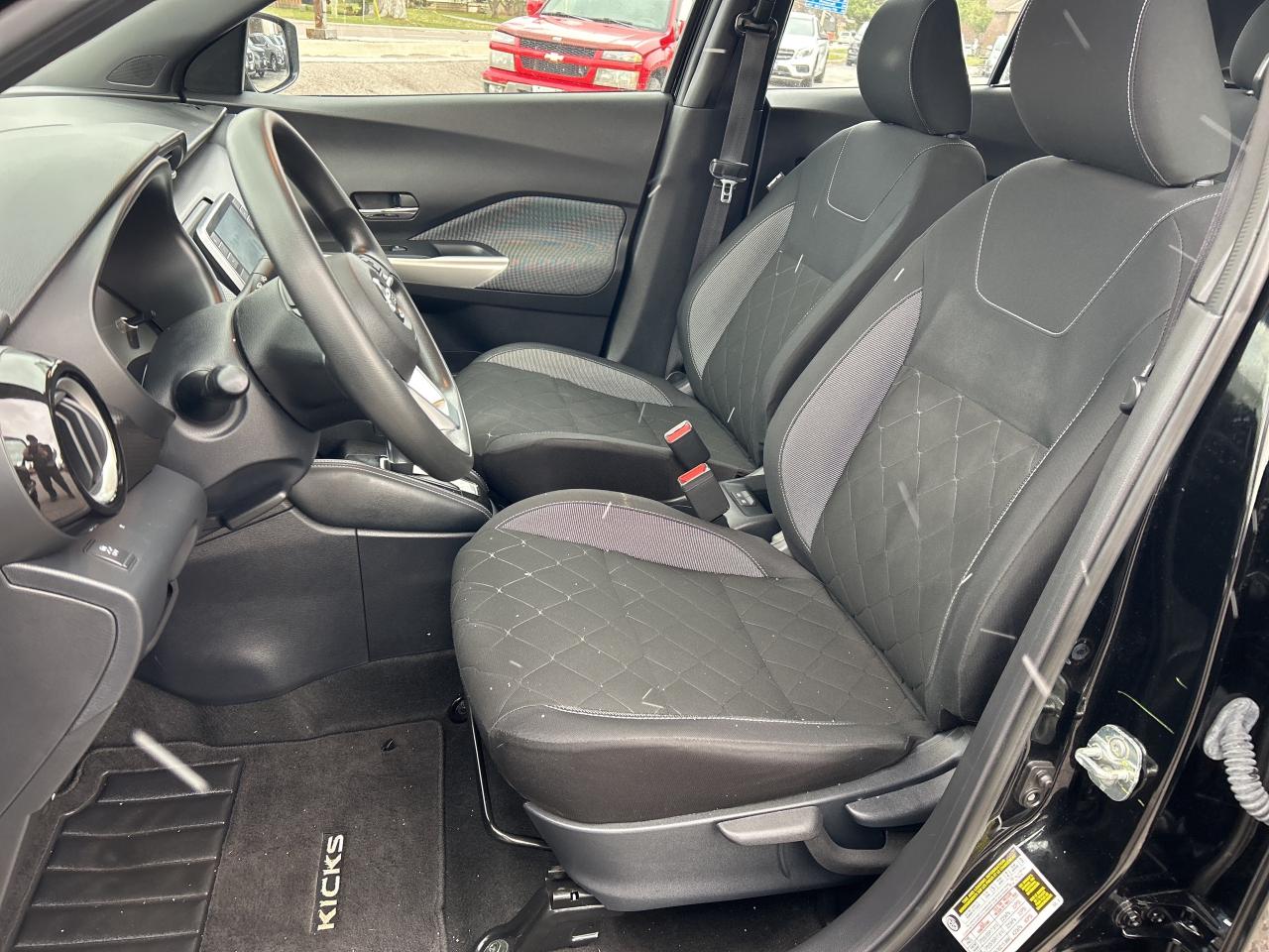 2019 Nissan Kicks SV HEATED SEATS/BACKUP CAM CALL PICTON 27K KM'S Photo