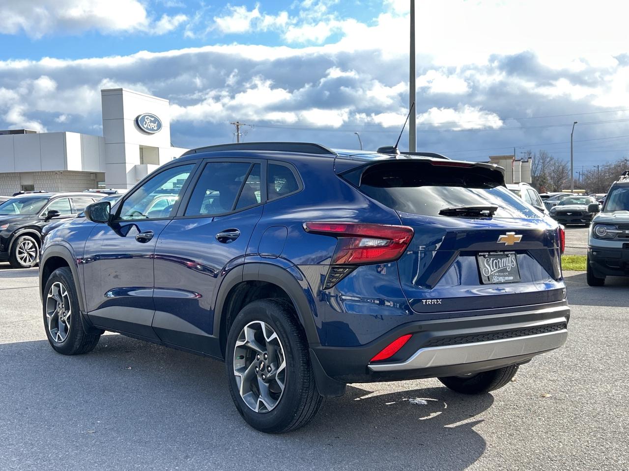 2024 Chevrolet Trax LT CALL NAPANEE 613-354-2100 Photo3