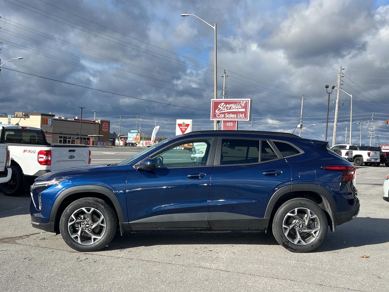2024 Chevrolet Trax LT CALL NAPANEE 613-354-2100 Photo2