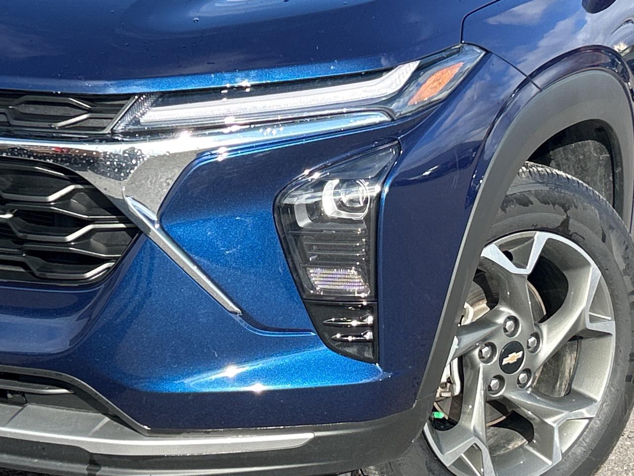 2024 Chevrolet Trax LT CALL NAPANEE 613-354-2100 Photo