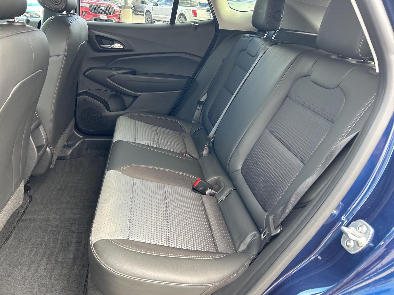 2024 Chevrolet Trax LT CALL NAPANEE 613-354-2100 Photo