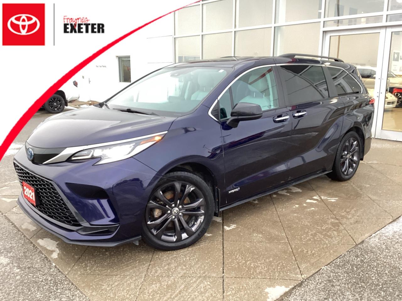 2021 Toyota Sienna XSE 7-Passenger FWD Photo0