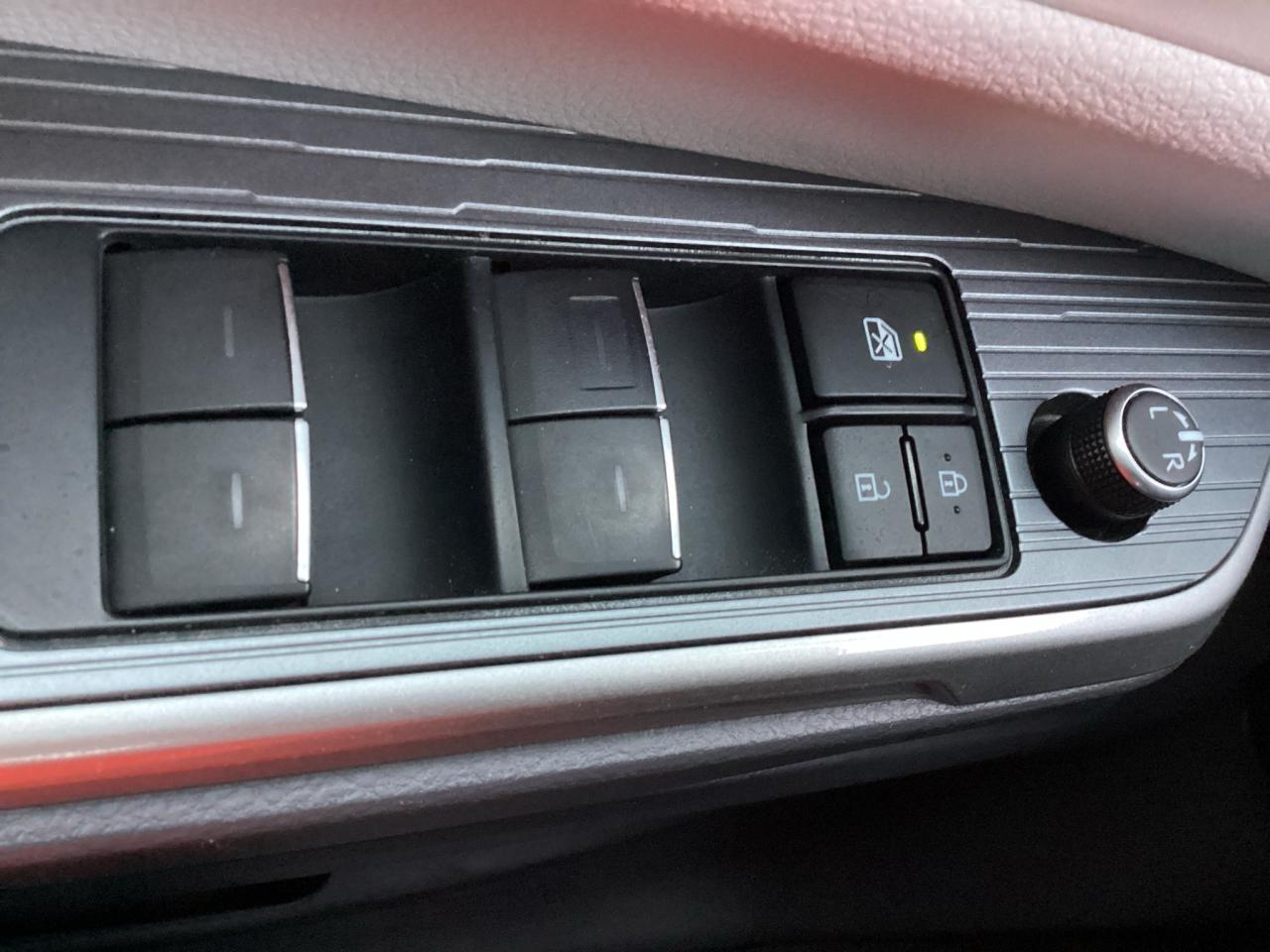 2021 Toyota Sienna XSE 7-Passenger FWD Photo