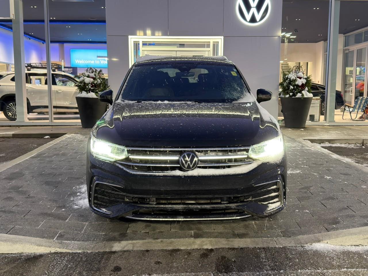 2022 Volkswagen Tiguan Highline R-LineAWD, SUNROOF, HTD SEATS, POWER TAIL Photo