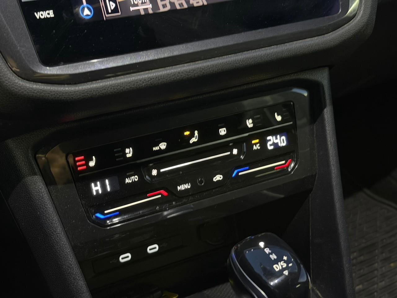 2022 Volkswagen Tiguan Highline R-LineAWD, SUNROOF, HTD SEATS, POWER TAIL Photo