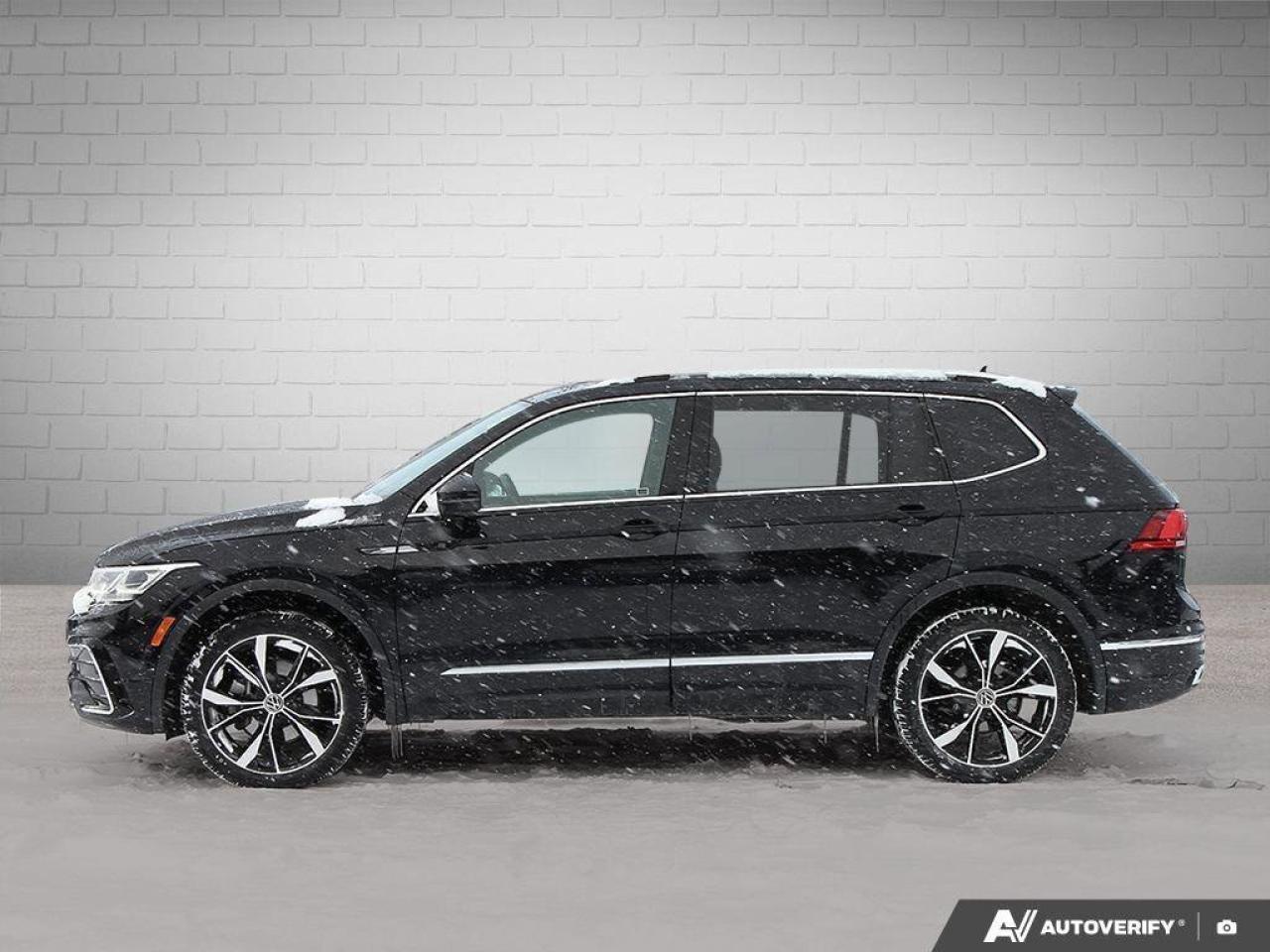 2022 Volkswagen Tiguan Highline R-LineAWD, SUNROOF, HTD SEATS, POWER TAIL Photo2