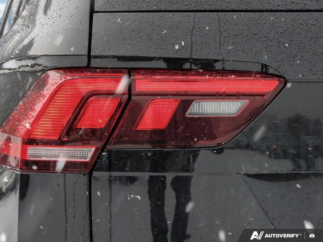 2022 Volkswagen Tiguan Highline R-LineAWD, SUNROOF, HTD SEATS, POWER TAIL Photo