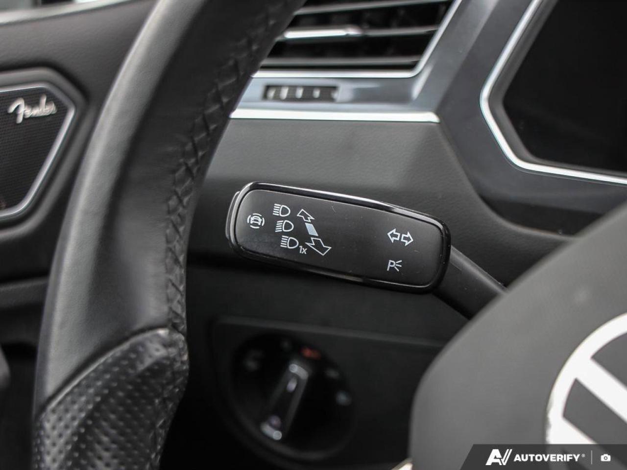 2022 Volkswagen Tiguan Highline R-LineAWD, SUNROOF, HTD SEATS, POWER TAIL Photo