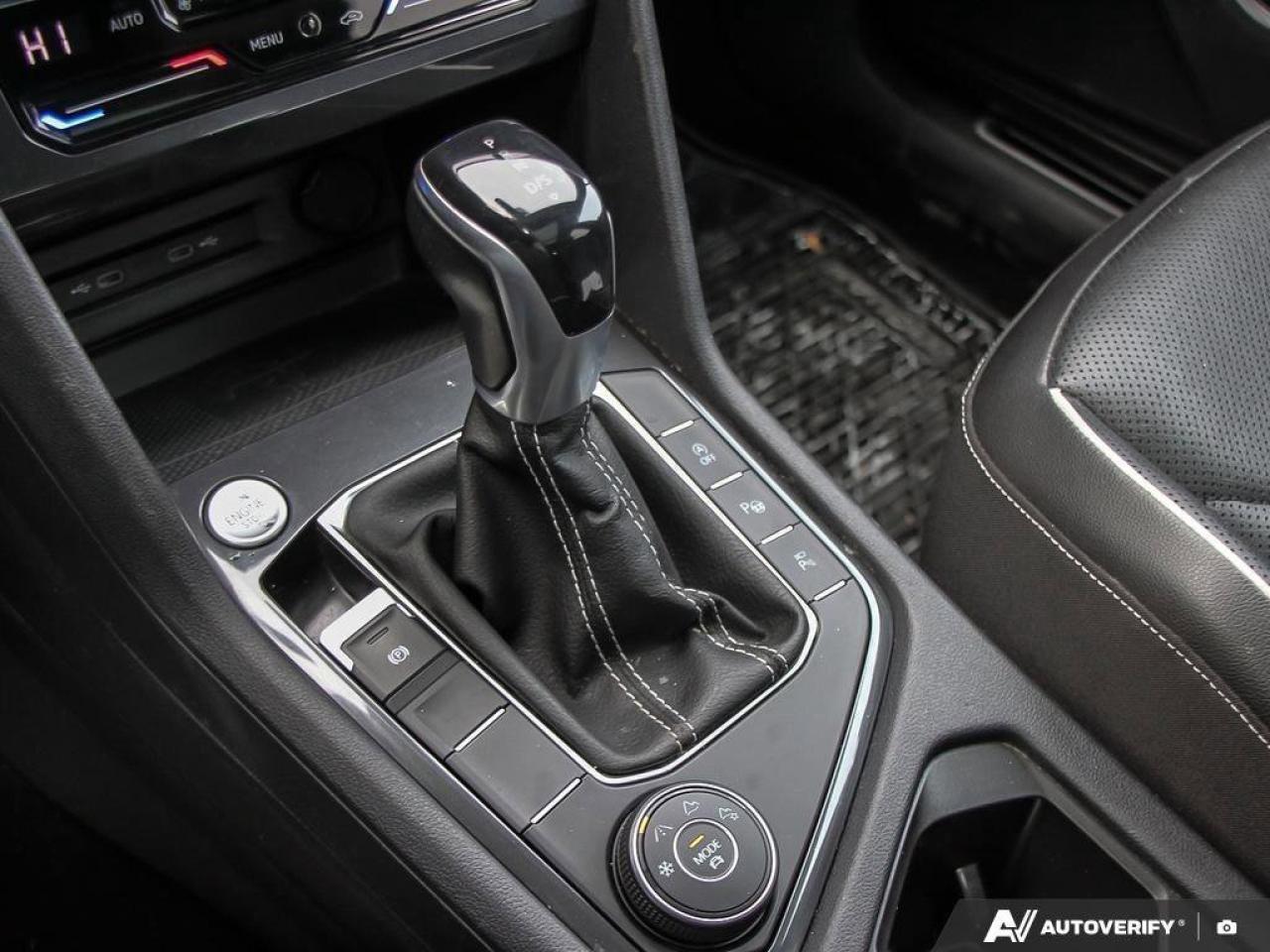 2022 Volkswagen Tiguan Highline R-LineAWD, SUNROOF, HTD SEATS, POWER TAIL Photo