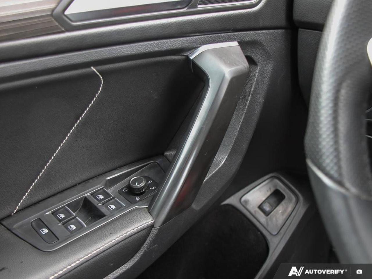 2022 Volkswagen Tiguan Highline R-LineAWD, SUNROOF, HTD SEATS, POWER TAIL Photo