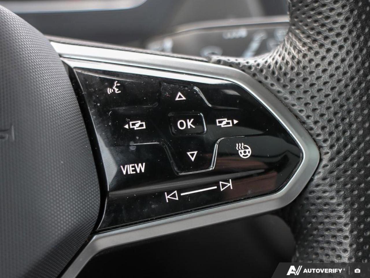 2022 Volkswagen Tiguan Highline R-LineAWD, SUNROOF, HTD SEATS, POWER TAIL Photo