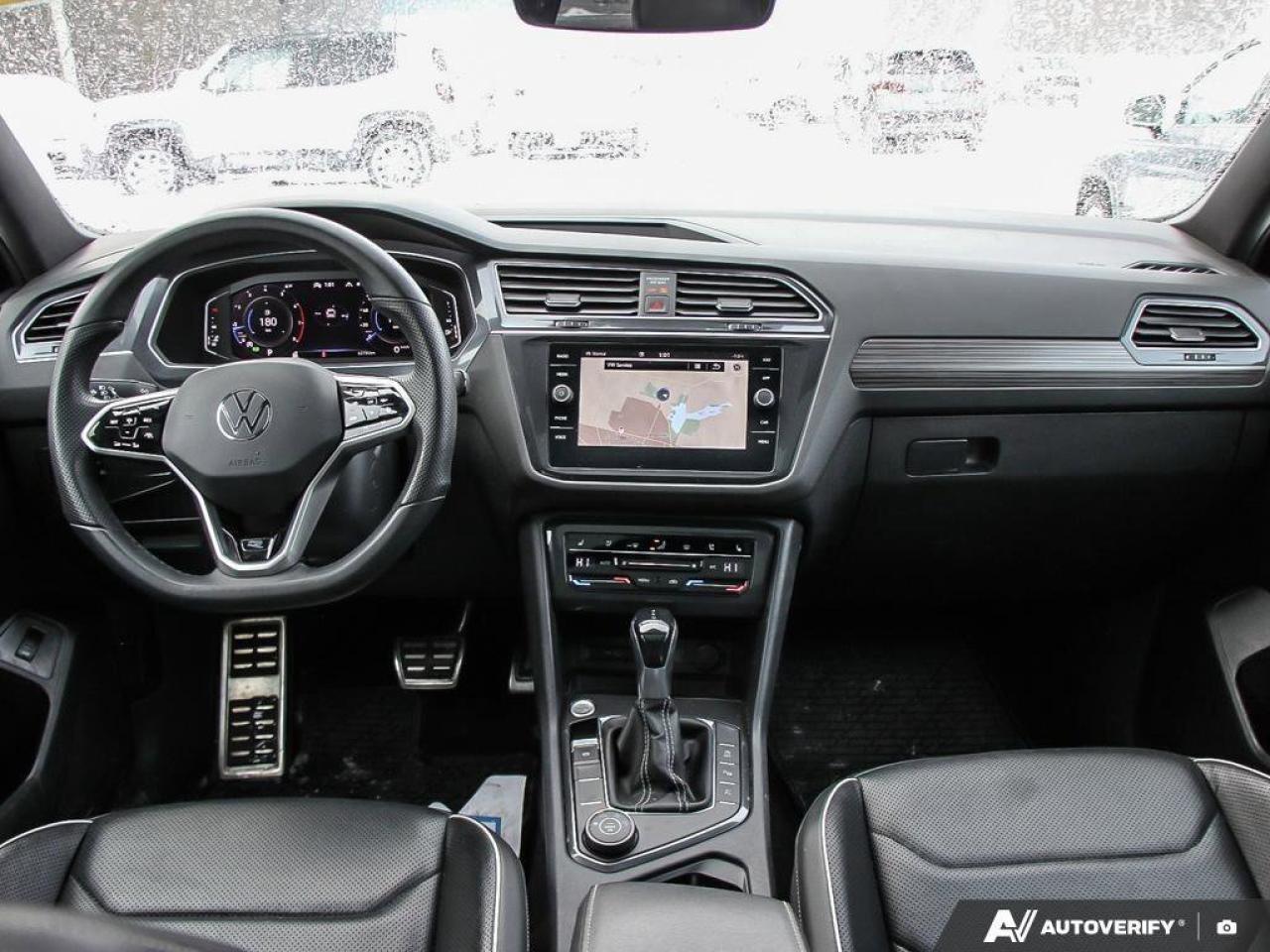 2022 Volkswagen Tiguan Highline R-LineAWD, SUNROOF, HTD SEATS, POWER TAIL Photo