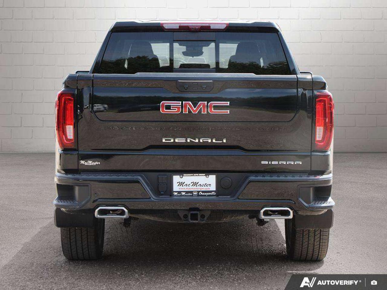 2025 GMC Sierra 1500 DENALI, 3.0 DURAMAX DIESEL, CREW CAB, LEATHER, ALLOYWS, LOADED, 1-OWNER! Photo
