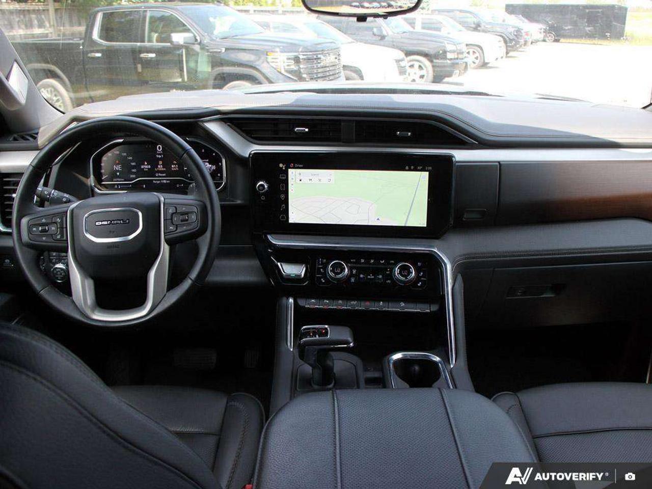 2025 GMC Sierra 1500 DENALI, 3.0 DURAMAX DIESEL, CREW CAB, LEATHER, ALLOYWS, LOADED, 1-OWNER! Photo