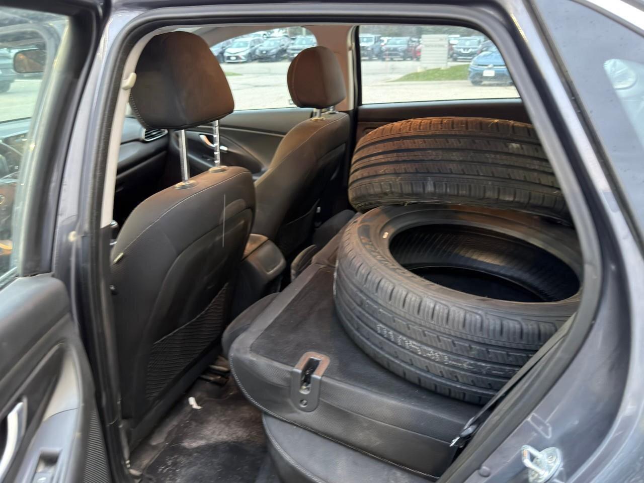 2018 Hyundai Elantra GT GLONE-OWNER, HTD CLOTH SEATS, BACKUP CAM, CARPLAY, Photo