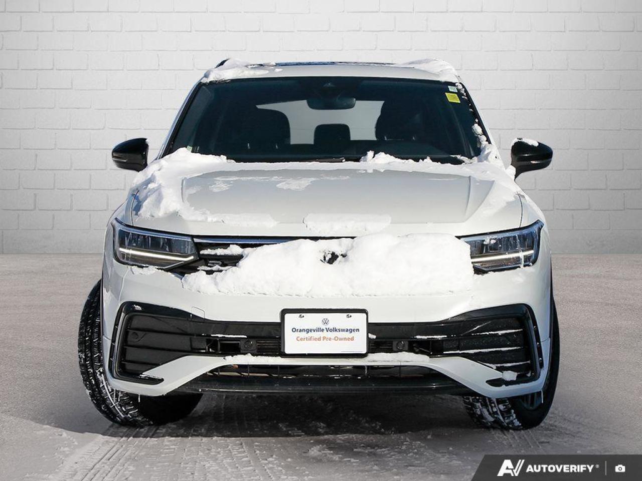 2022 Volkswagen Tiguan Comfortline R-Line Black EditionONE-OWNER, ACCIDEN Photo