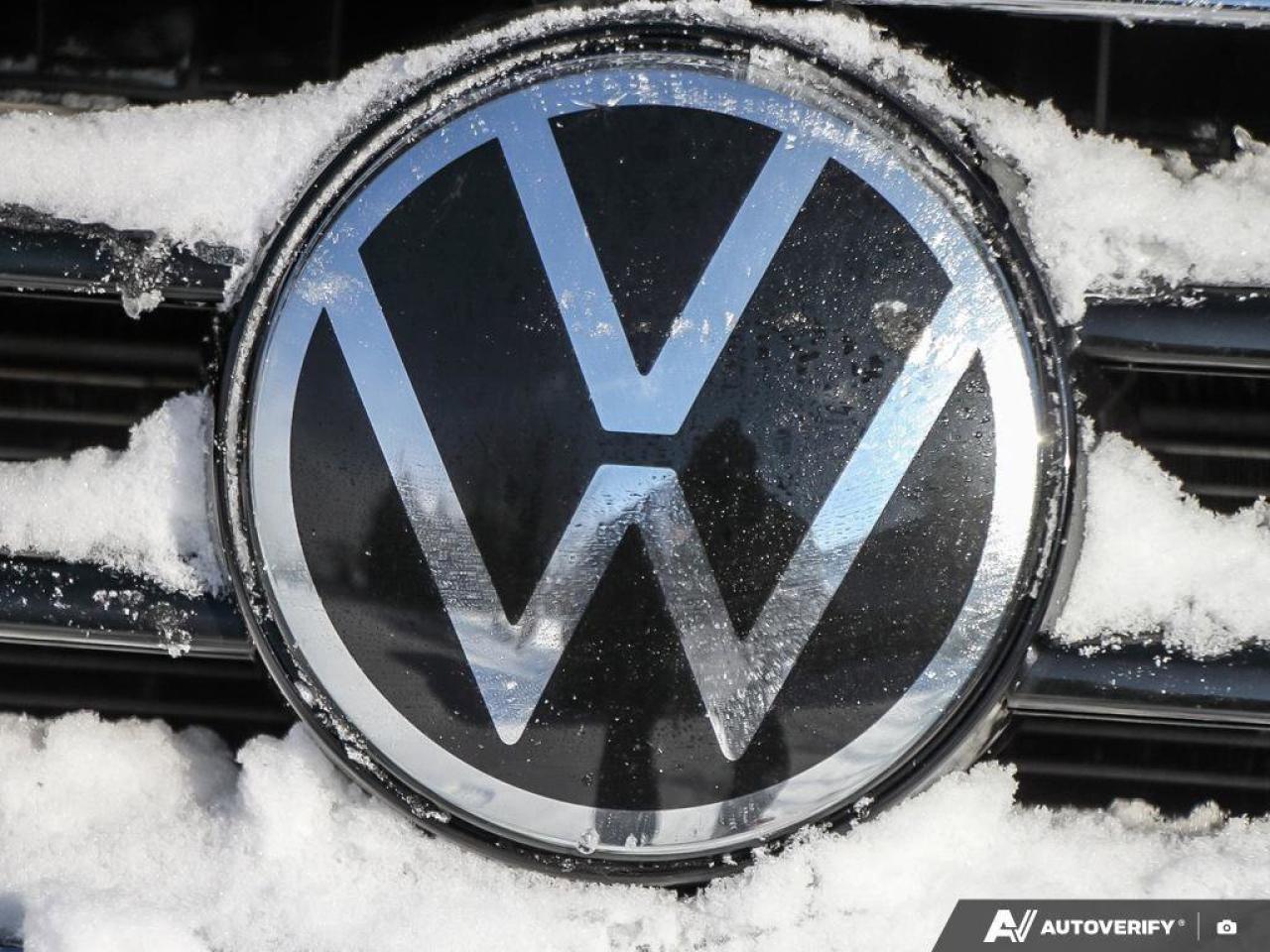 2022 Volkswagen Tiguan Comfortline R-Line Black EditionONE-OWNER, ACCIDEN Photo