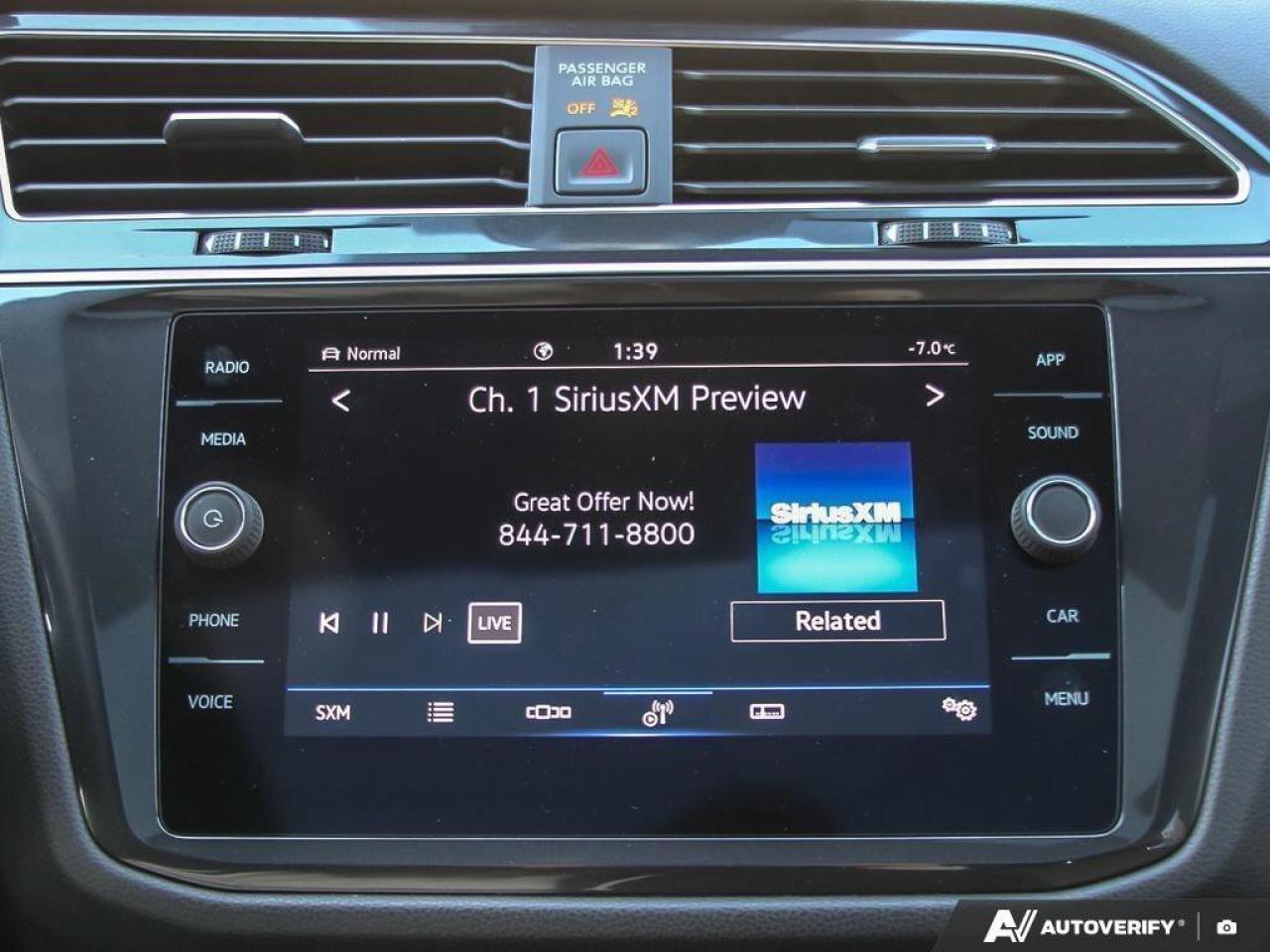 2022 Volkswagen Tiguan Comfortline R-Line Black EditionONE-OWNER, ACCIDEN Photo