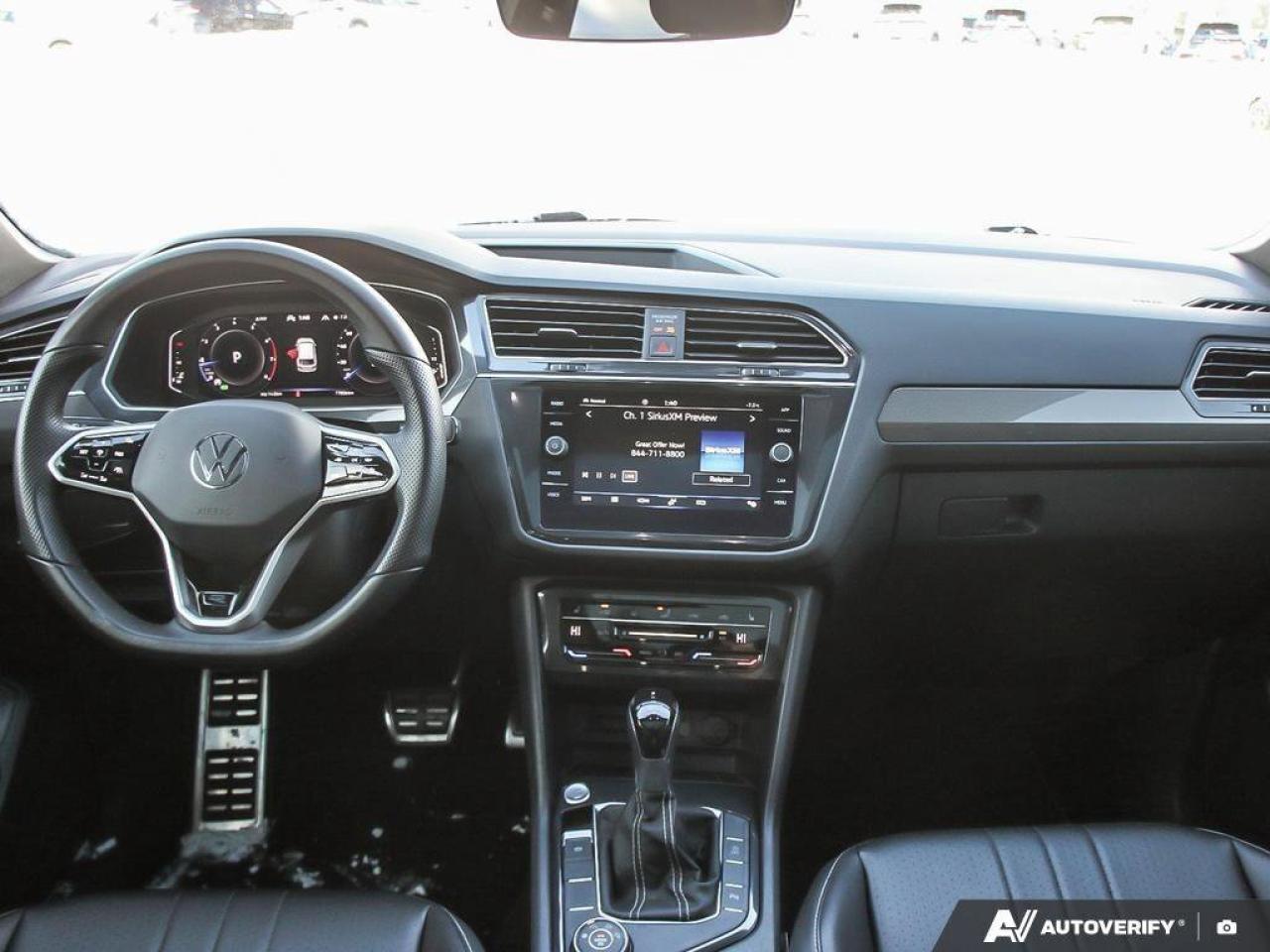 2022 Volkswagen Tiguan Comfortline R-Line Black EditionONE-OWNER, ACCIDEN Photo