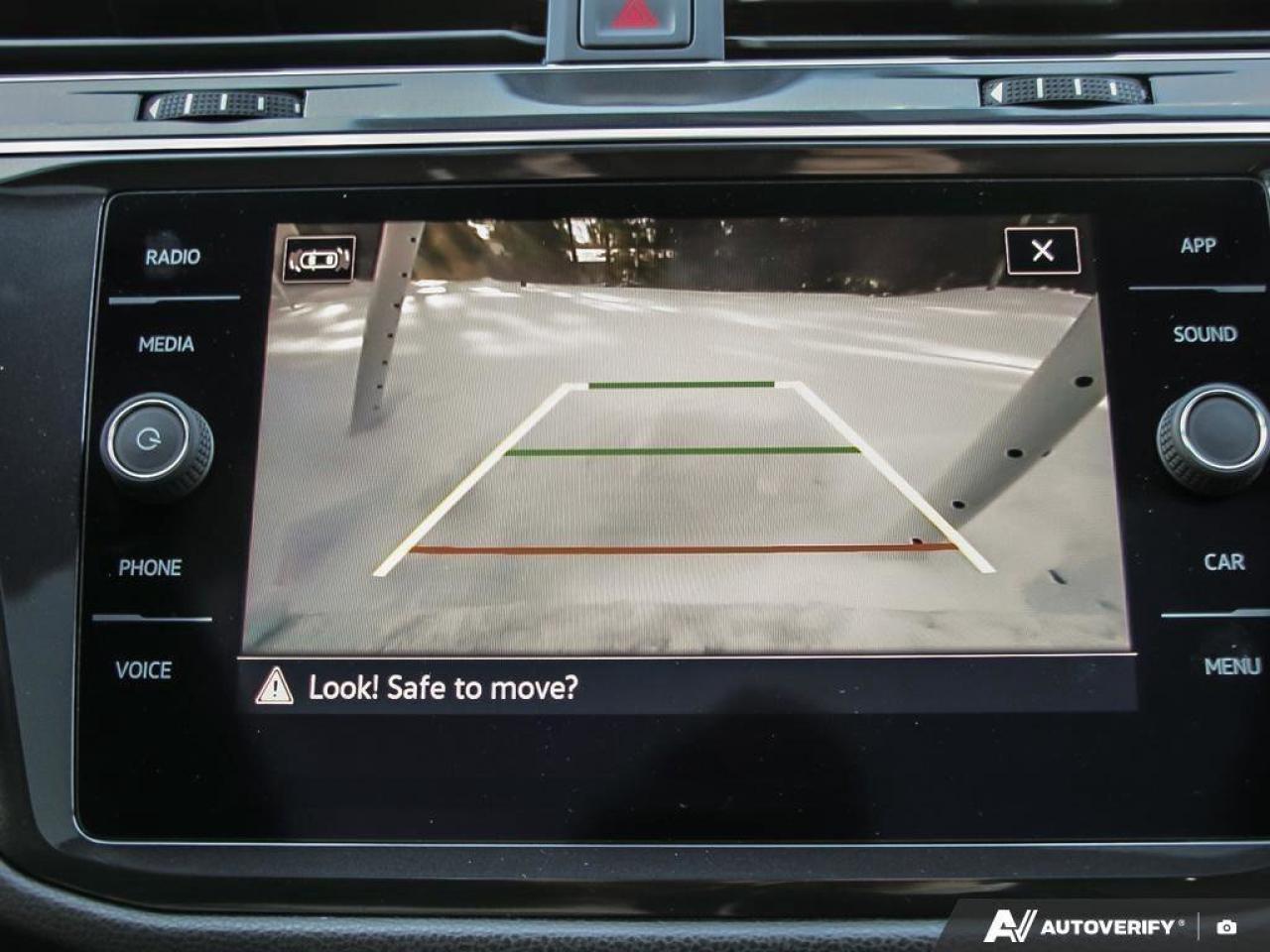 2022 Volkswagen Tiguan Comfortline R-Line Black EditionONE-OWNER, ACCIDEN Photo