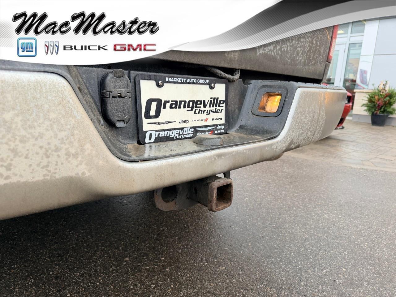 2017 RAM 1500 TradesmanSXT, 5.7L HEMI V8, 4X4, BENCH CLOTH, ALLO Photo