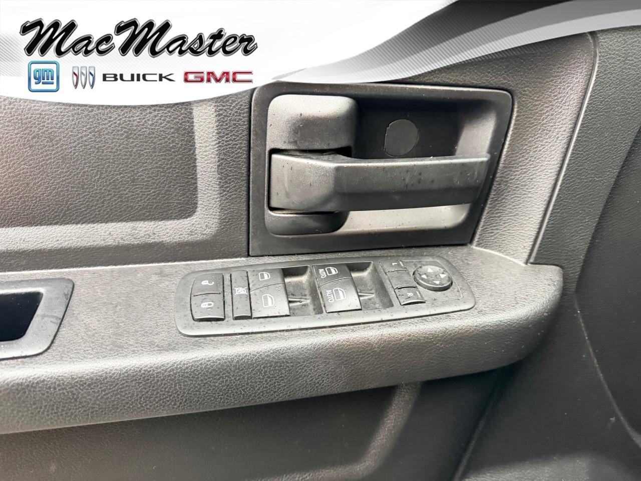 2017 RAM 1500 TradesmanSXT, 5.7L HEMI V8, 4X4, BENCH CLOTH, ALLO Photo