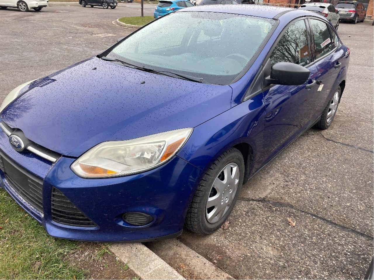 2012 Ford Focus S Photo0