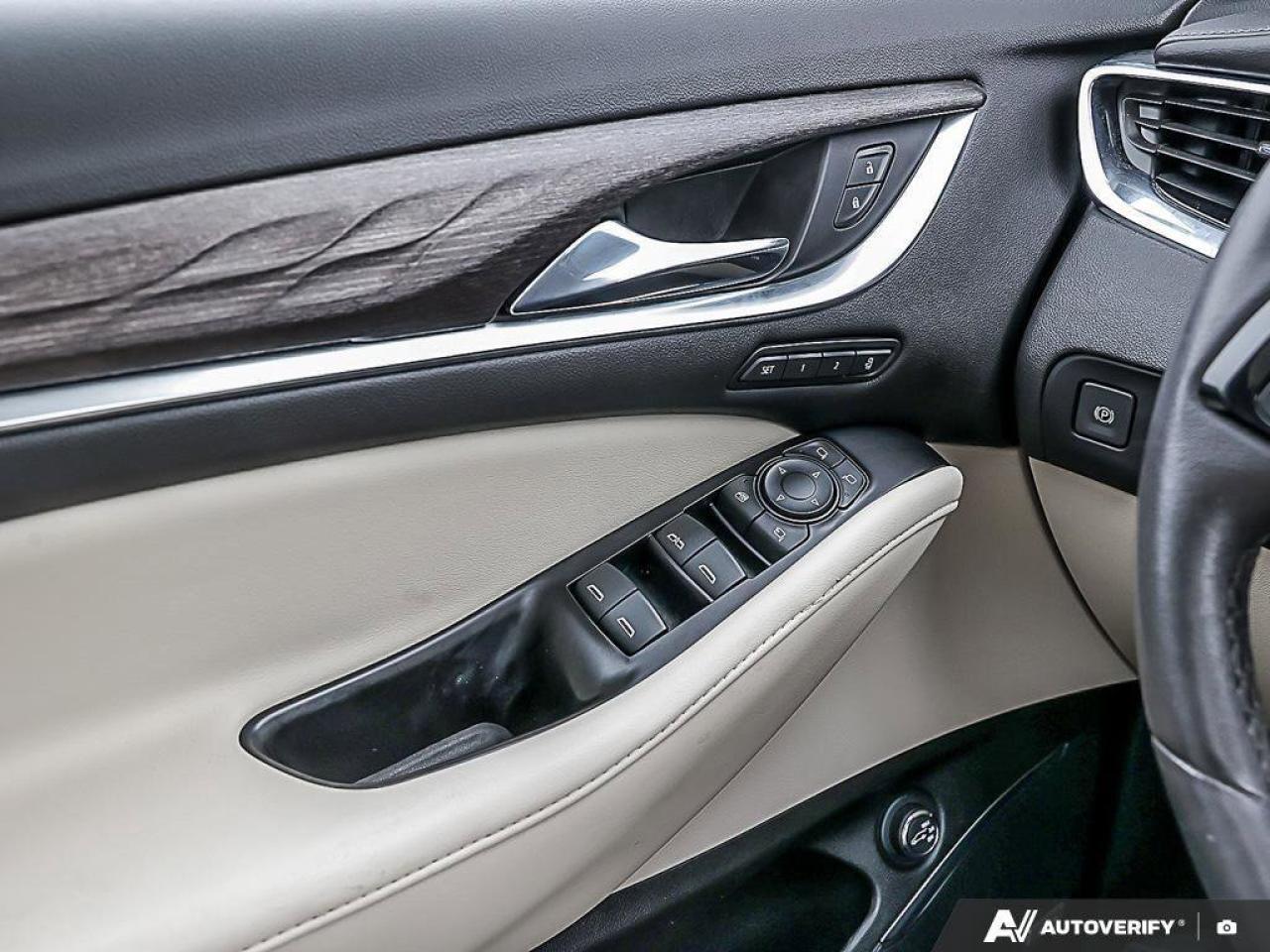 2023 Buick Enclave AvenirAVENIR, 3.6L V6, AWD, LEATHER, ALLOYS, SUNRO Photo