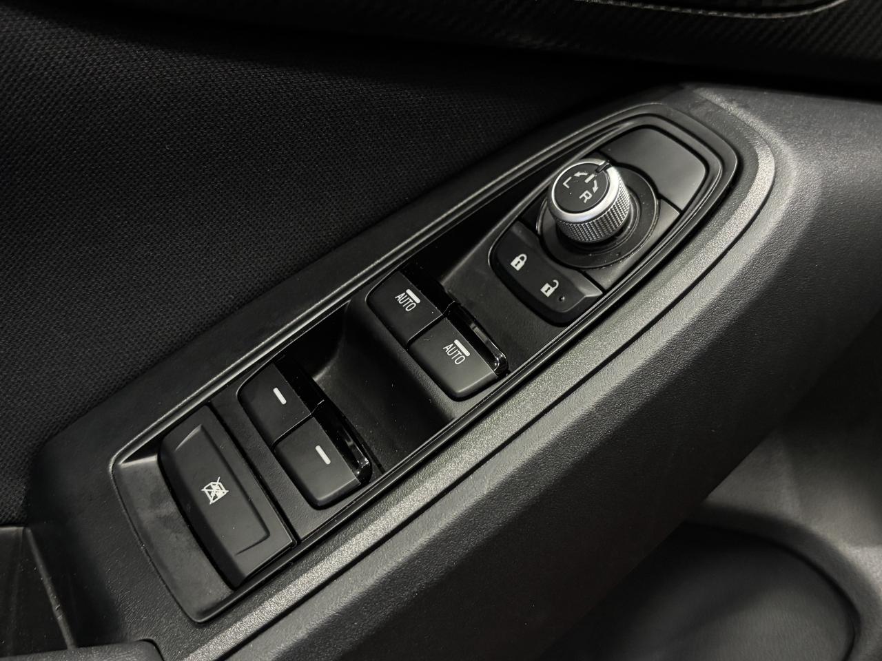 2023 Subaru Crosstrek SPORT   SUNROOF   PUSH START   APPLE CARPLAY   AWD Photo