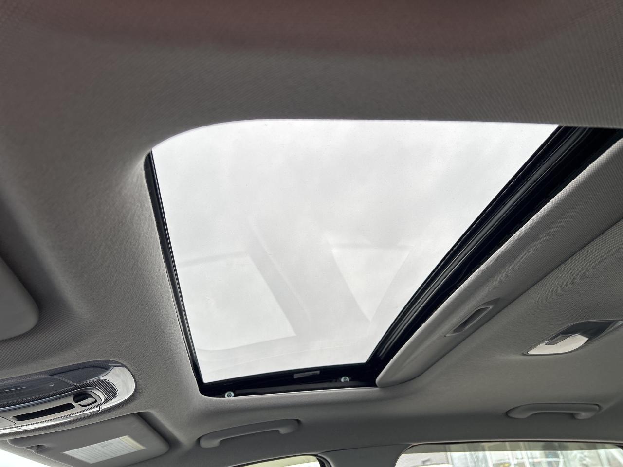 2021 Hyundai Elantra Ultimate IVT Photo