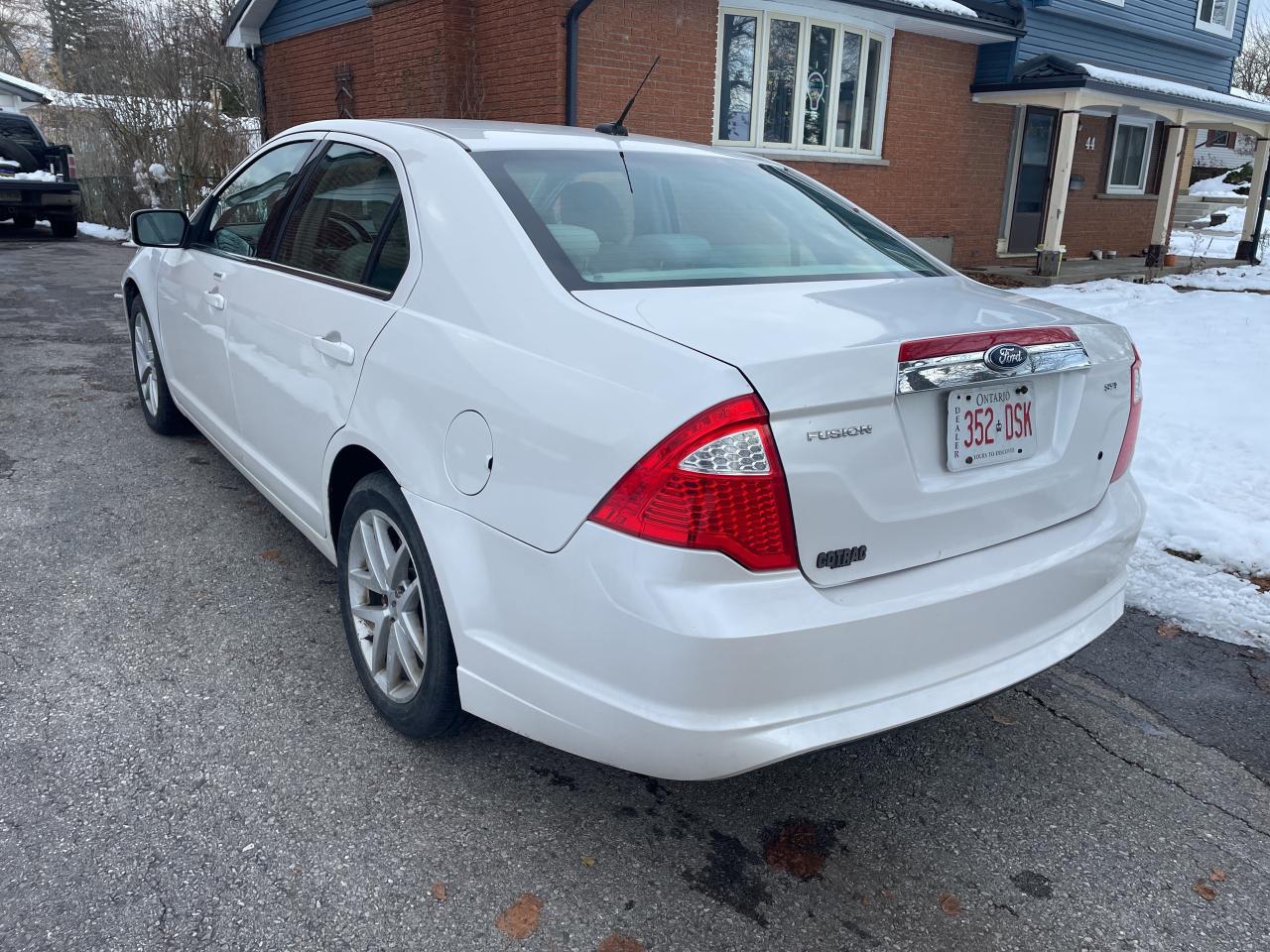 2010 Ford Fusion SEL Photo4