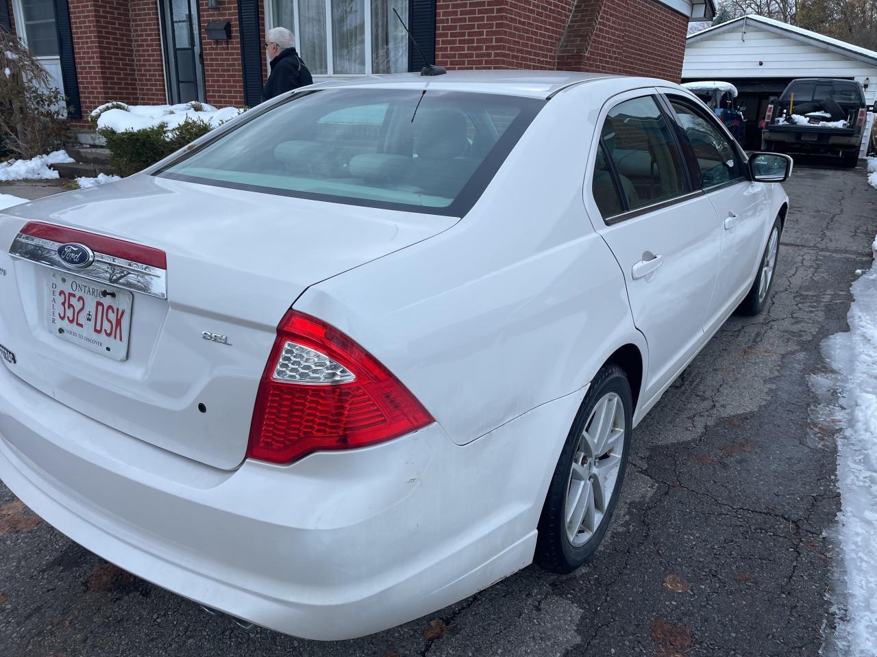 2010 Ford Fusion SEL Photo3