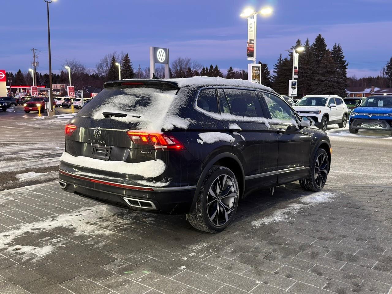 2022 Volkswagen Tiguan Highline R-LineAWD, SUNROOF, HTD SEATS, POWER TAIL Photo3