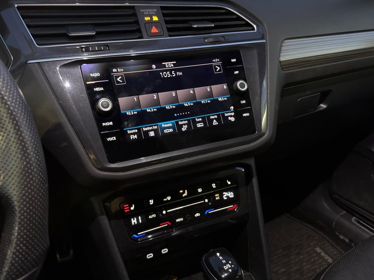 2022 Volkswagen Tiguan Highline R-LineAWD, SUNROOF, HTD SEATS, POWER TAIL Photo