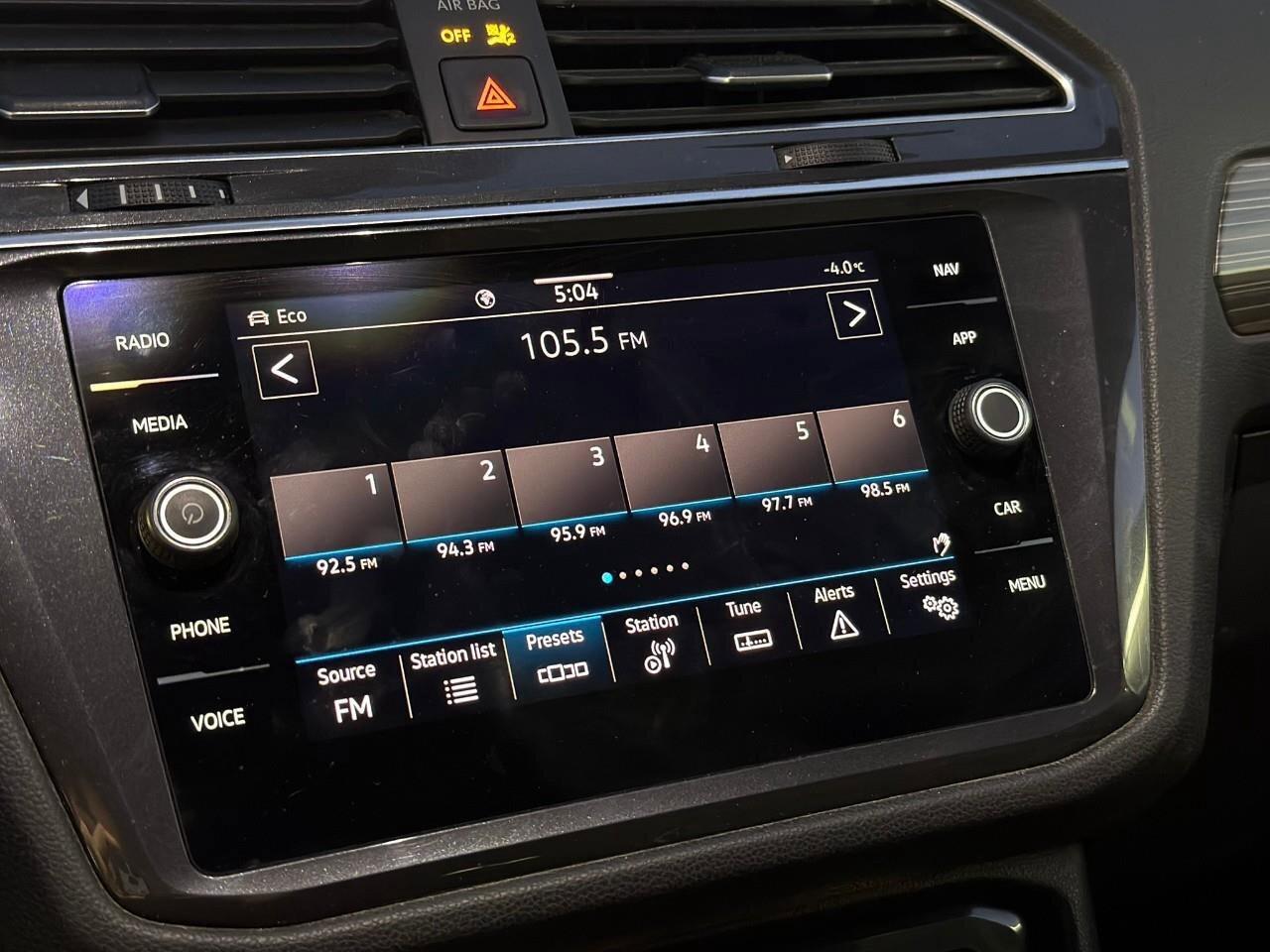 2022 Volkswagen Tiguan Highline R-LineAWD, SUNROOF, HTD SEATS, POWER TAIL Photo