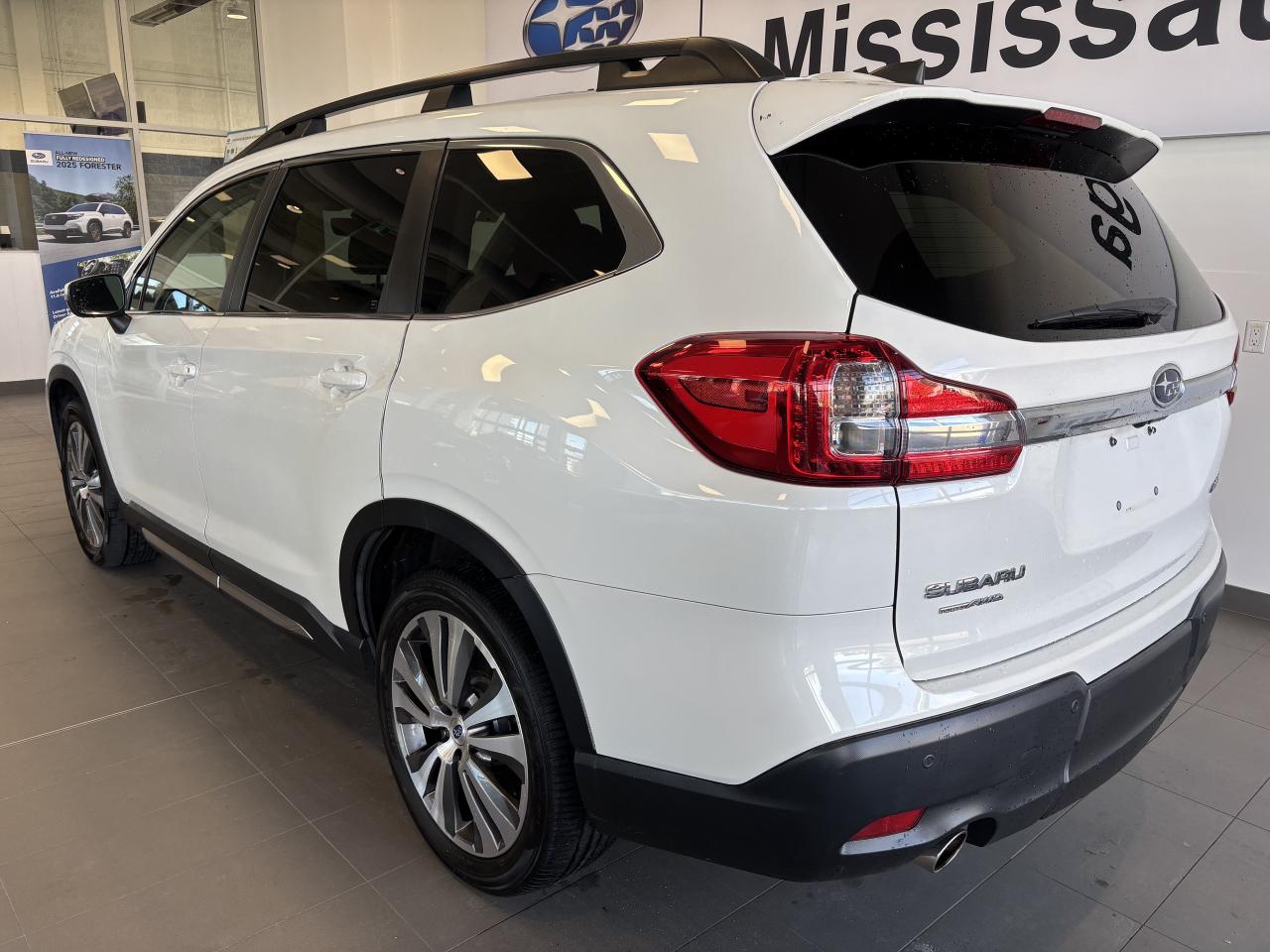 2020 Subaru ASCENT LIMITED  8 PASSENGER  CLEAN CARFAX  NAVI  SUNROOF Photo