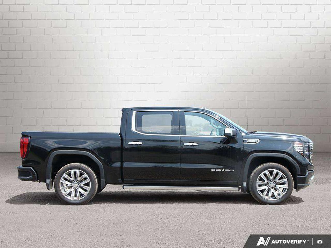 2025 GMC Sierra 1500 DENALI, 3.0 DURAMAX DIESEL, CREW CAB, LEATHER, ALLOYWS, LOADED, 1-OWNER! Photo