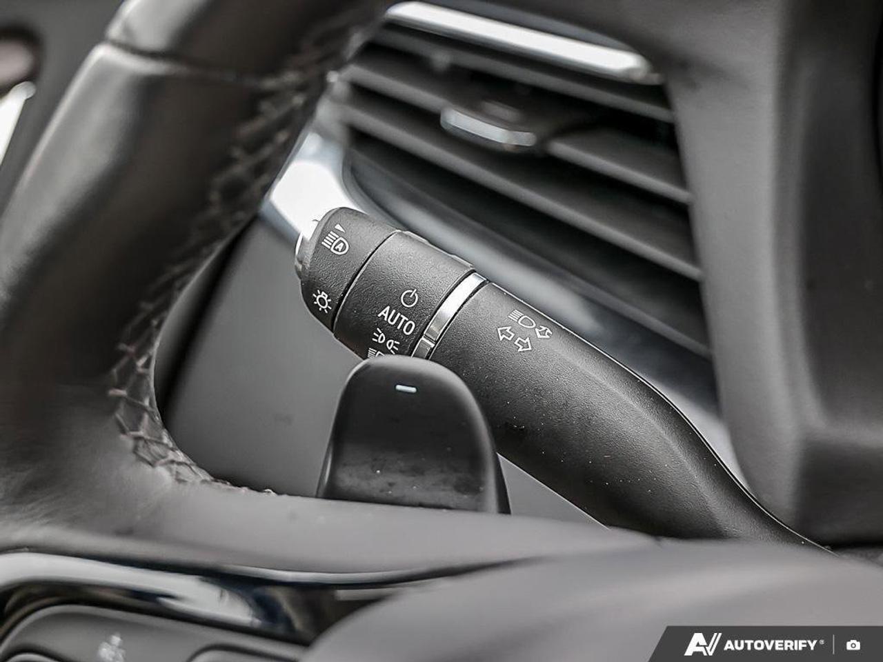 2023 Buick Enclave AvenirAVENIR, 3.6L V6, AWD, LEATHER, ALLOYS, SUNRO Photo