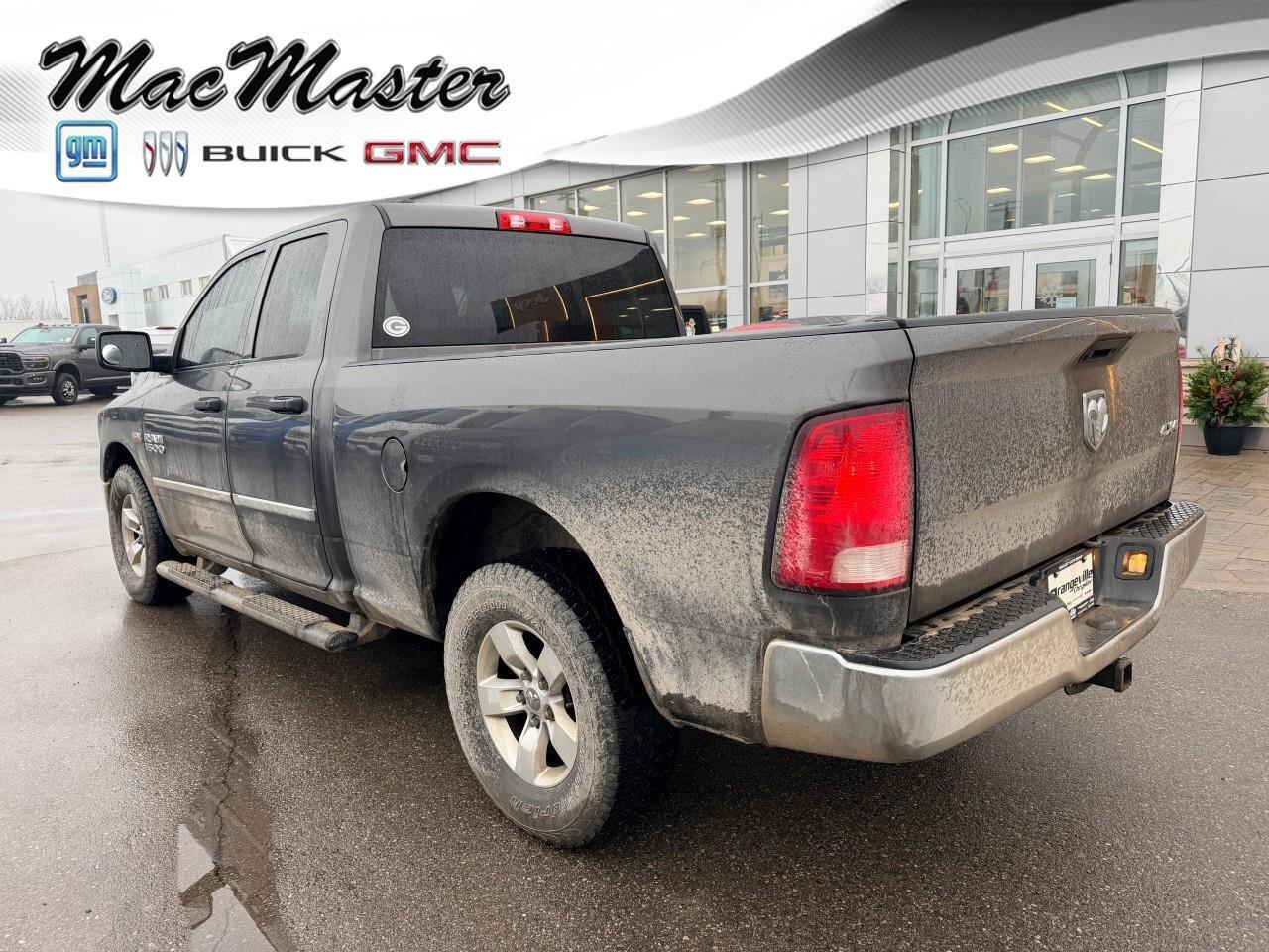 2017 RAM 1500 TradesmanSXT, 5.7L HEMI V8, 4X4, BENCH CLOTH, ALLO Photo