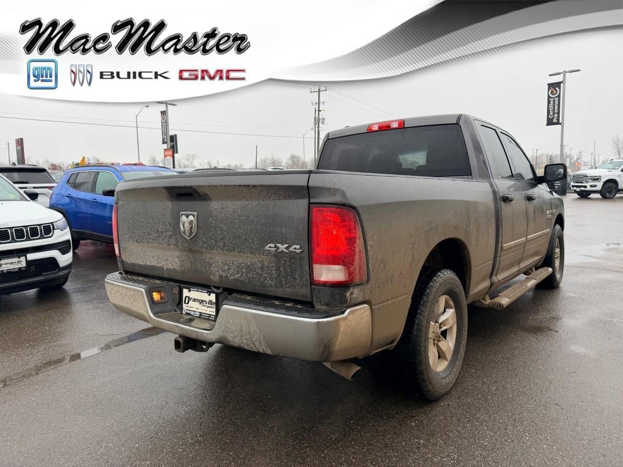 2017 RAM 1500 TradesmanSXT, 5.7L HEMI V8, 4X4, BENCH CLOTH, ALLO Photo