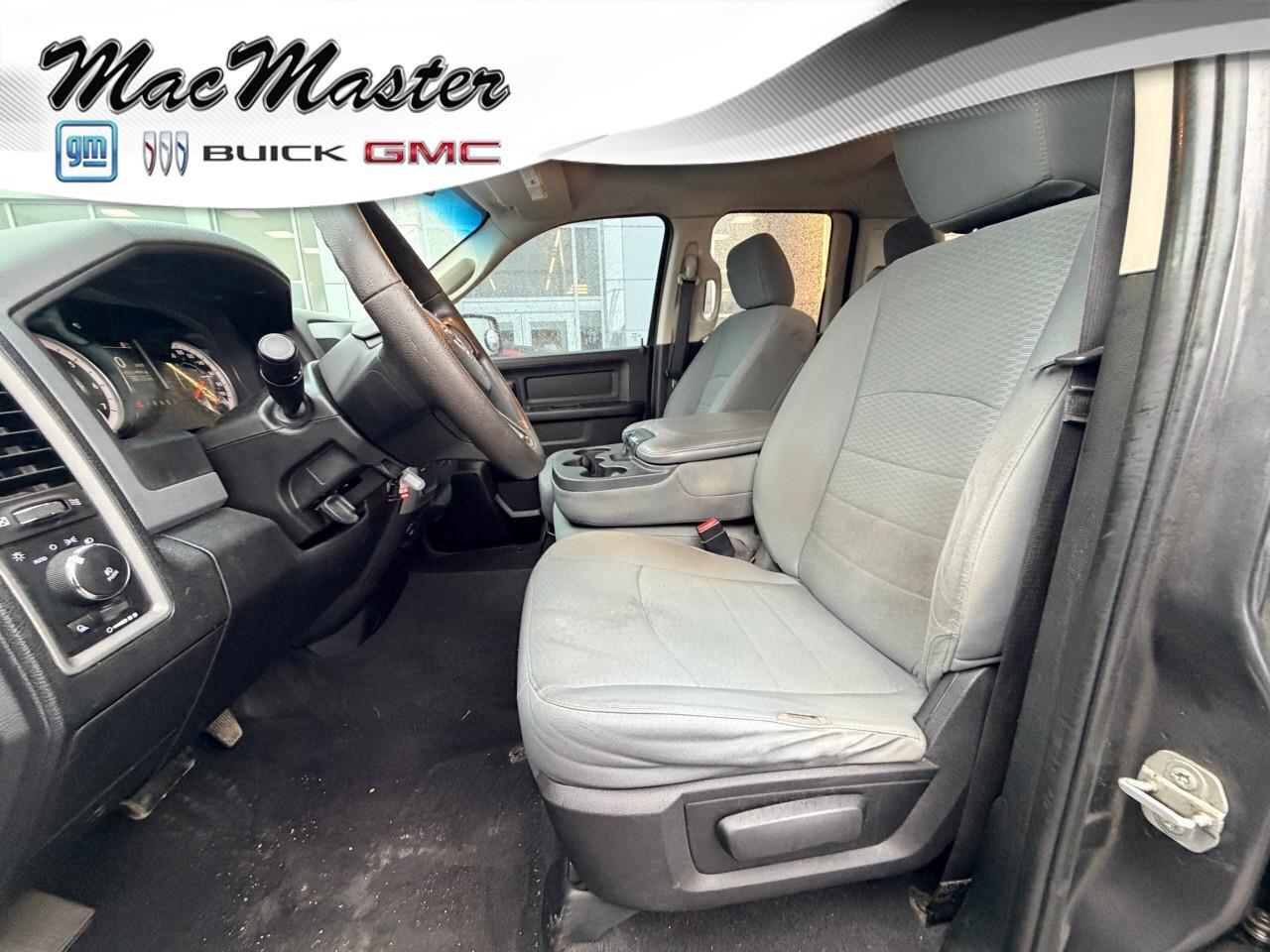 2017 RAM 1500 TradesmanSXT, 5.7L HEMI V8, 4X4, BENCH CLOTH, ALLO Photo