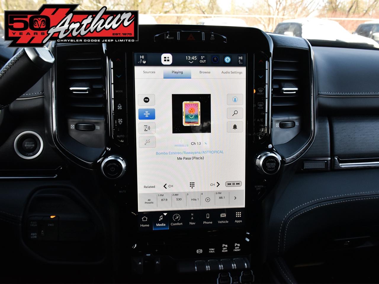 2024 RAM 3500 LIMITED CREW CAB 4X4 - DRW Photo