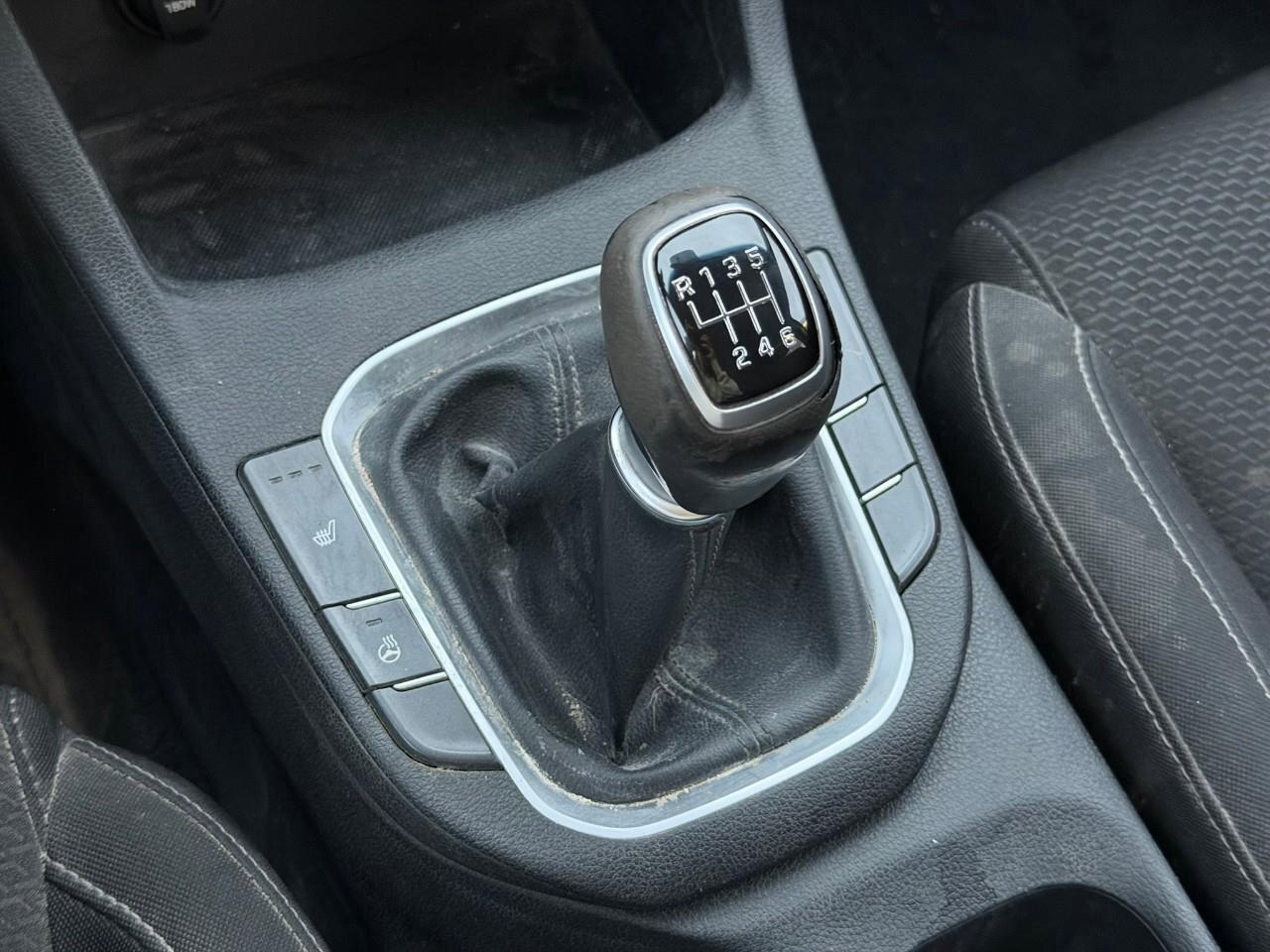 2018 Hyundai Elantra GT GLONE-OWNER, HTD CLOTH SEATS, BACKUP CAM, CARPLAY, Photo