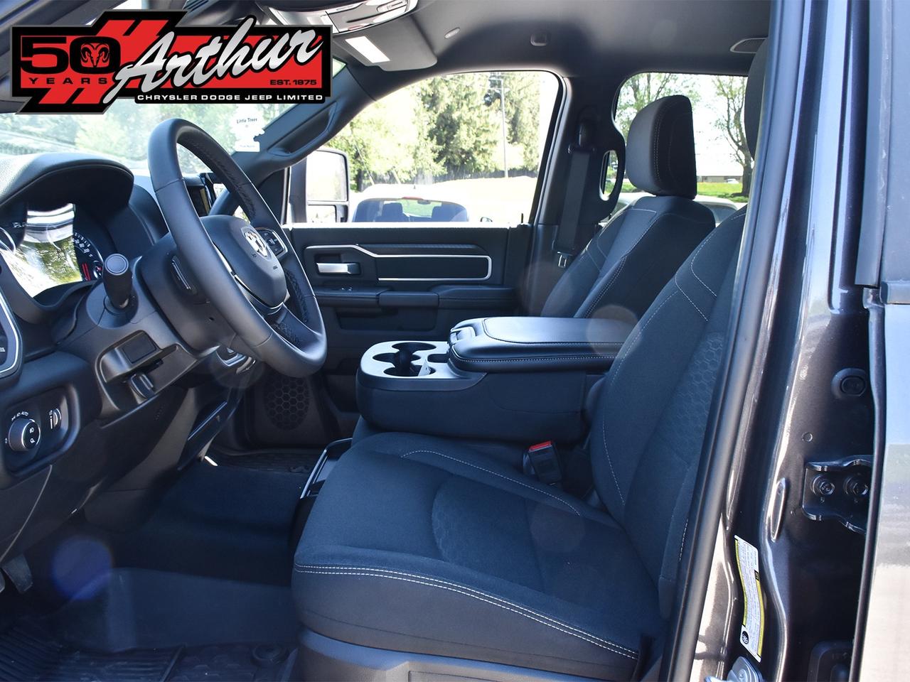 2025 RAM 2500 Big Horn Crew Cab 4x4 Photo