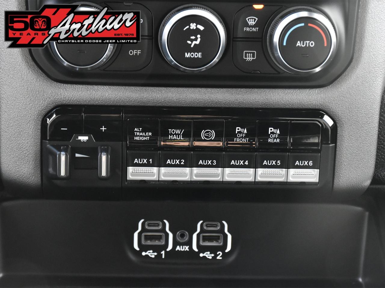 2021 RAM 3500 BIG HORN CREW CAB 4X4 - DRW Photo